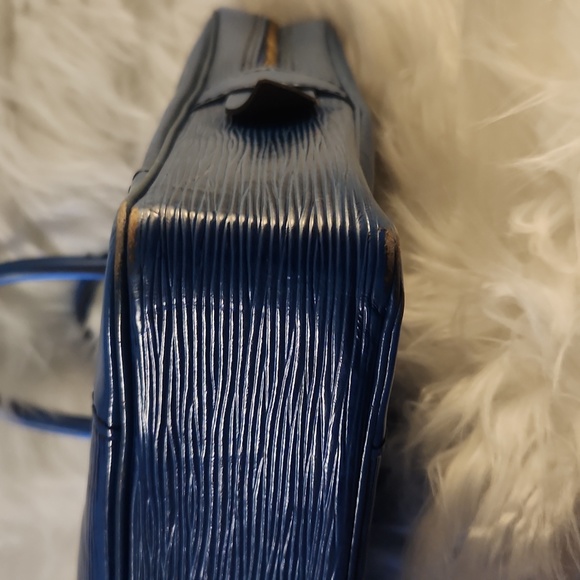 Louis Vuitton Epi briefcase - Picture 3 of 11